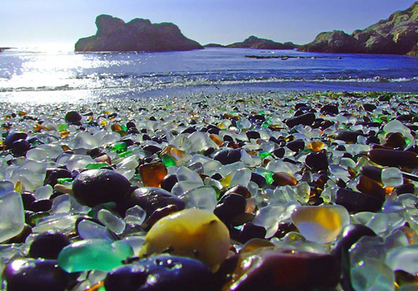 Стеклянный пляж Гласс Бич Калифорния