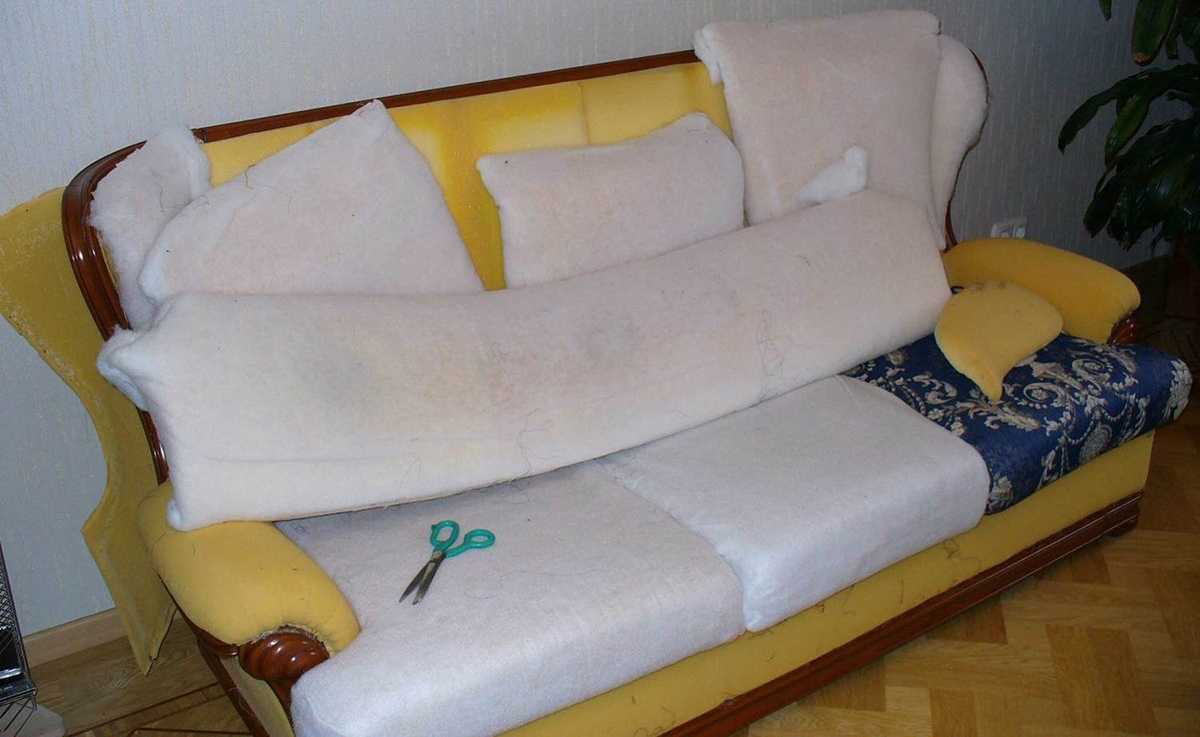 Перетяжка дивана своими руками на дому