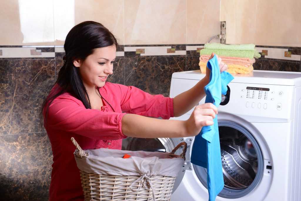 Как избавиться от запаха в шкафу, в том числе с одеждой, чем помыть, чтобы не пахло затхлостью