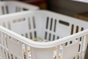 Распродажный стол и корзины: как разгружать остатки