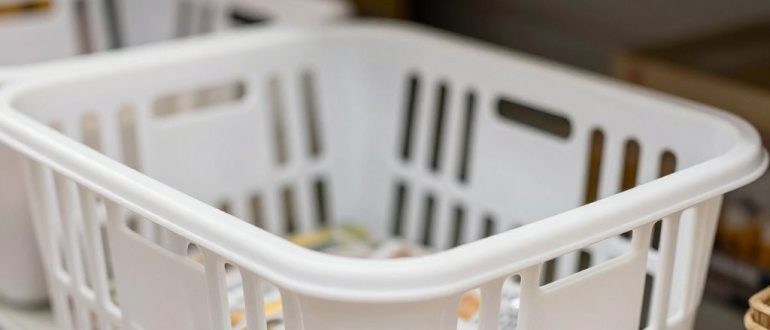 Распродажный стол и корзины: как разгружать остатки
