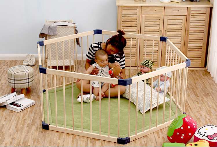 Манеж кровать, какой бывает и что лучше выбрать для ребенка