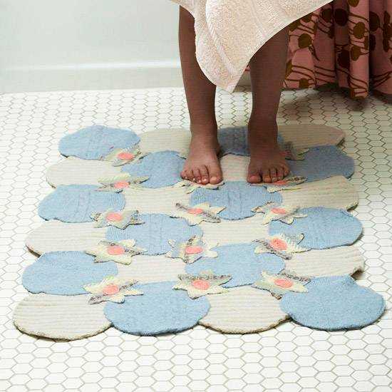 Вторая жизнь для полотенец: как сделать коврик собственноручно