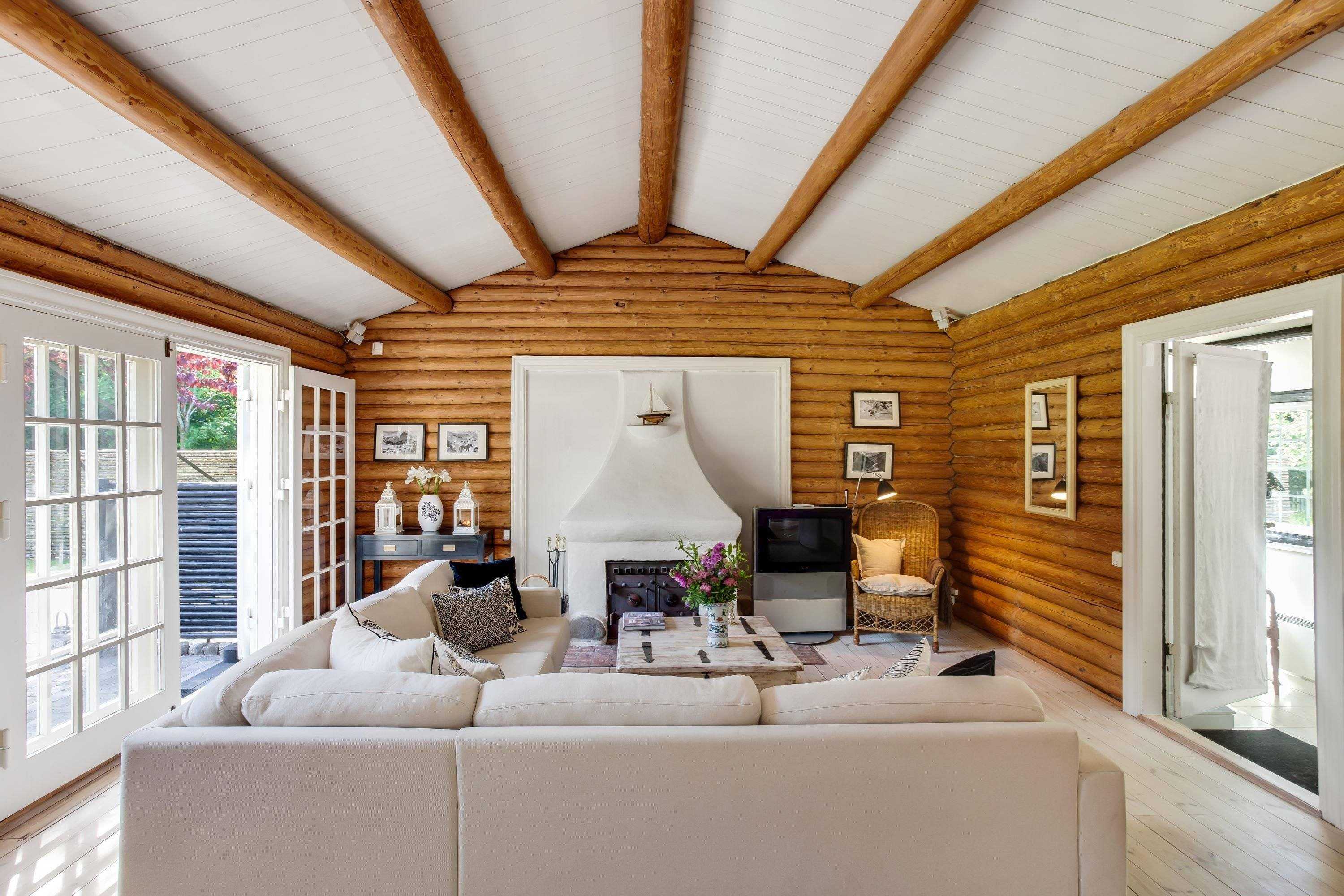 100 лучших вариантов: потолки в деревянном доме фото