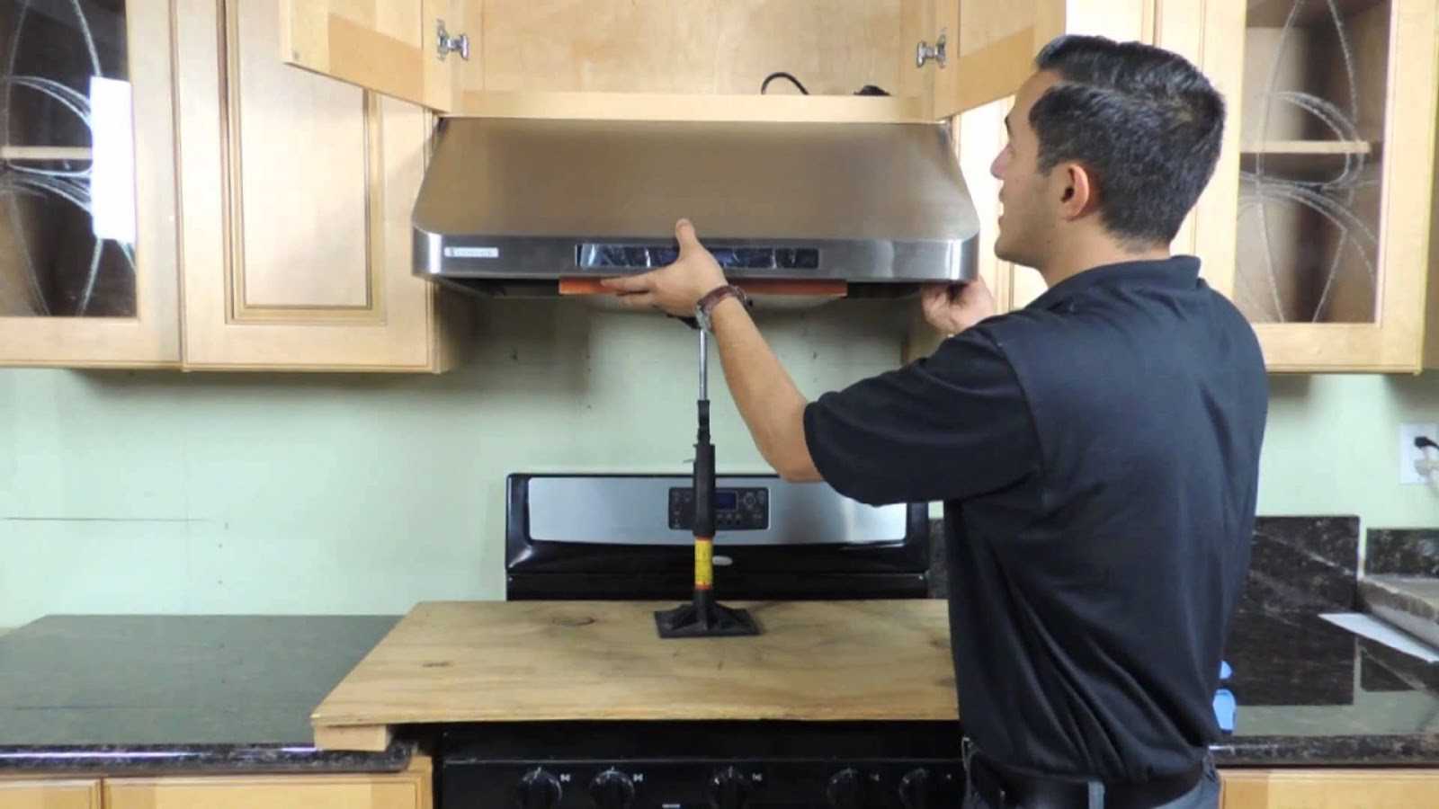 ➤ как установить вытяжку на кухне своими руками (видео) + фото | мы строители ✔1