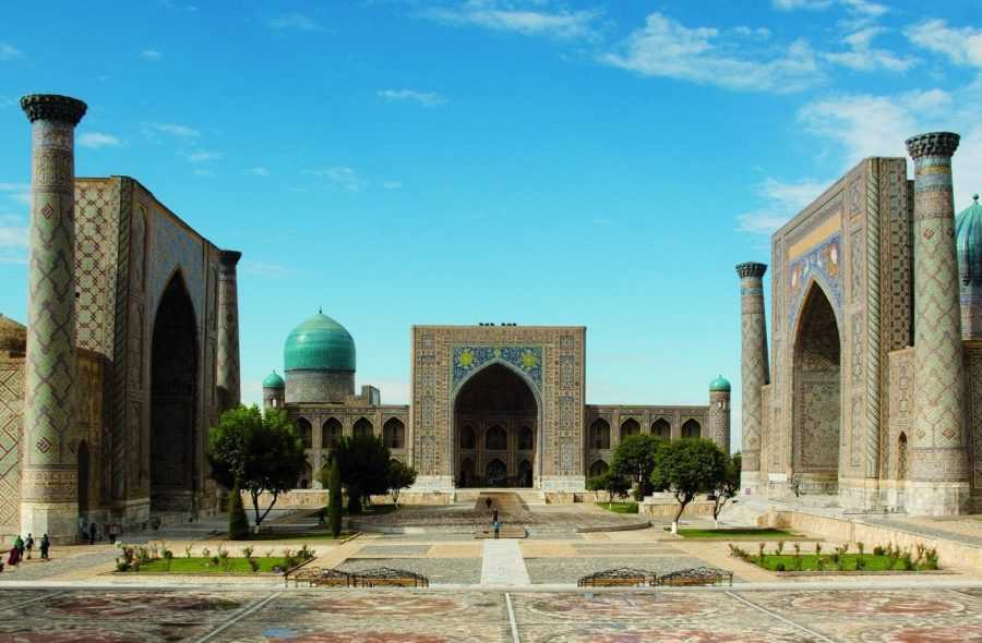 Samarqand. Регистан Самарканд. Самарканд Регистан HD. Площадь Регистан в Самарканде мечеть. Узбекистан Регистан Самарканд вектор.