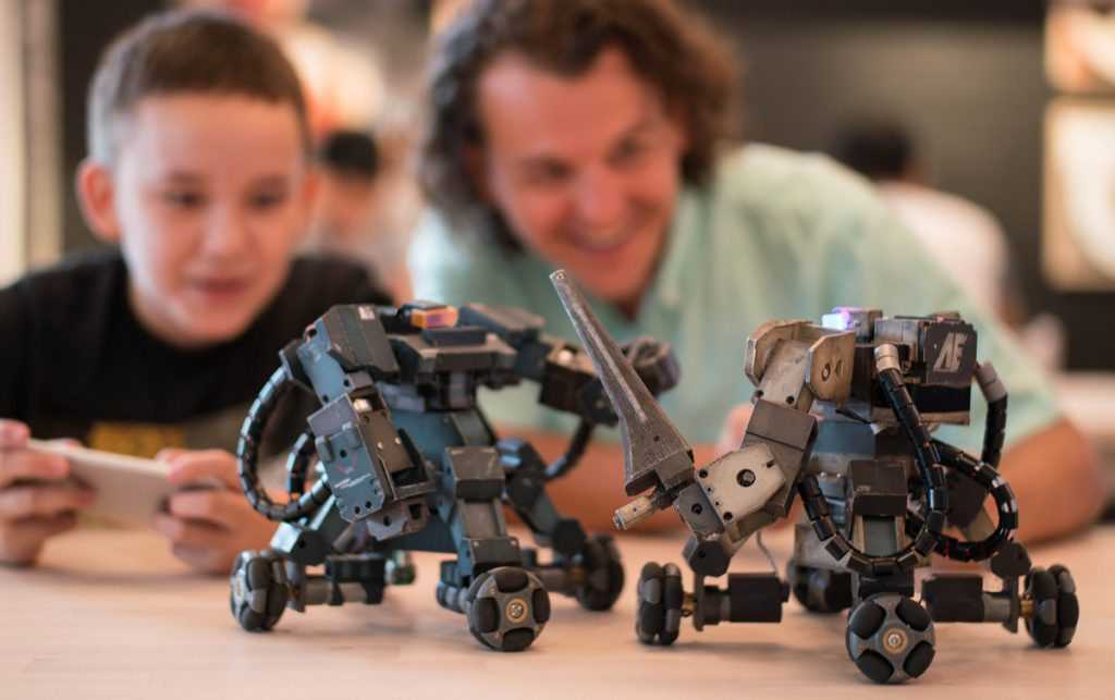Лучшие игрушки-роботы для детей на 2022 год