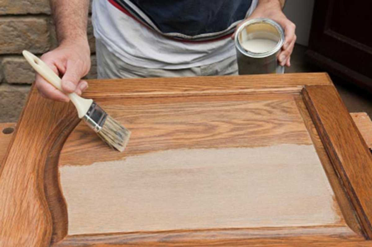 Как снять лак и краску со старой мебели: удаление старого лакокрасочного покрытия в домашних условиях