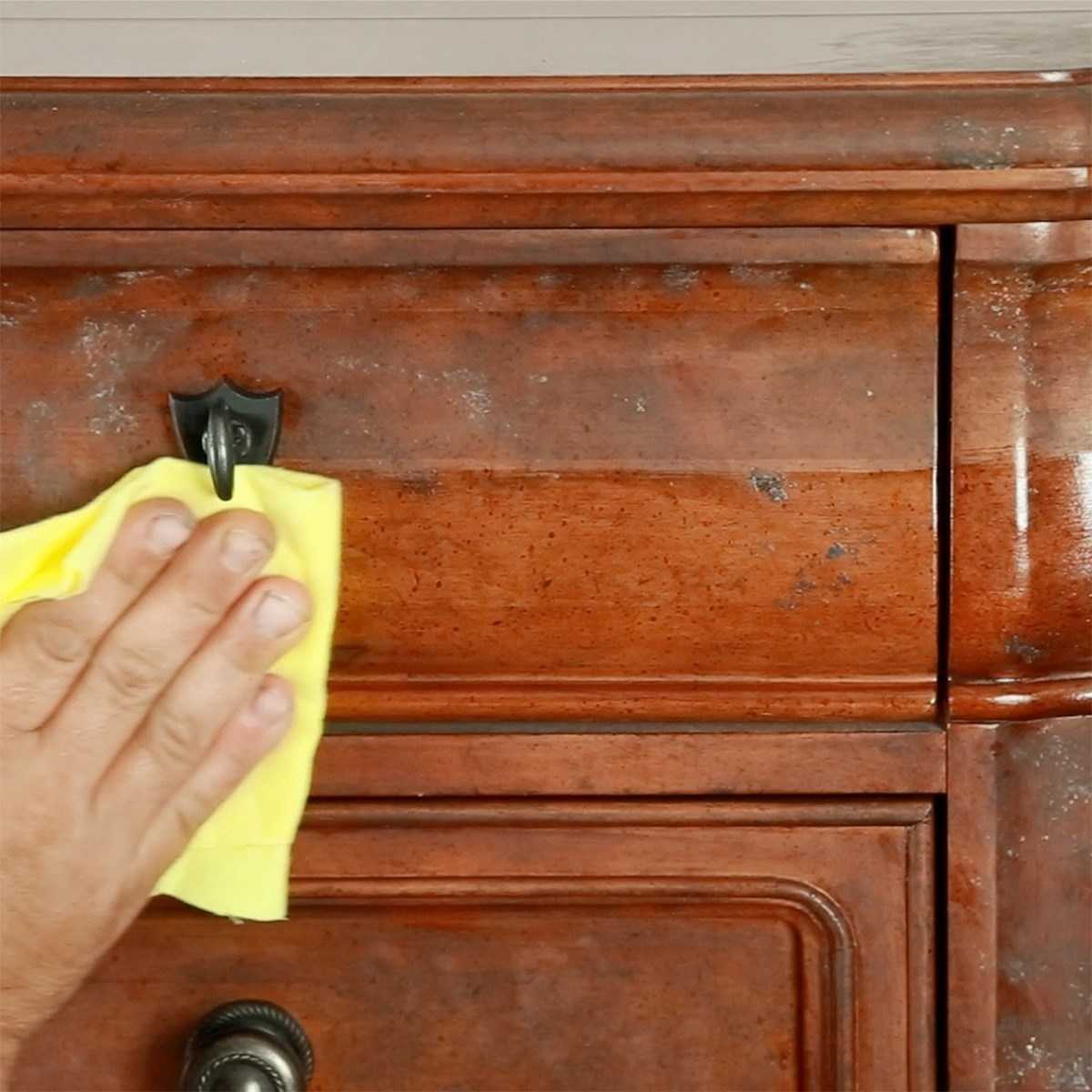 Как почистить полированную мебель в домашних условиях