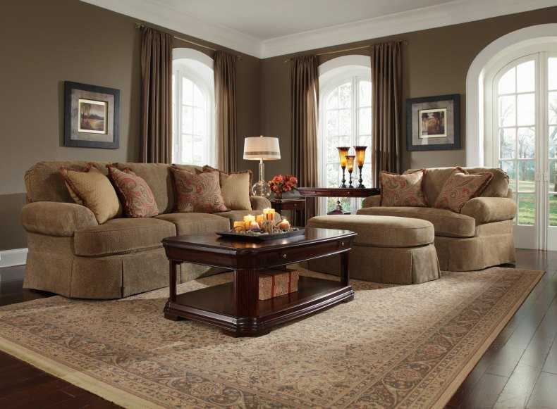 Коричневый диван в интерьере: дизайн гостиной в коричневых тонах, темный диван в светлом интерьере