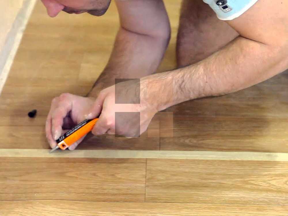 Как положить линолеум на деревянные полы