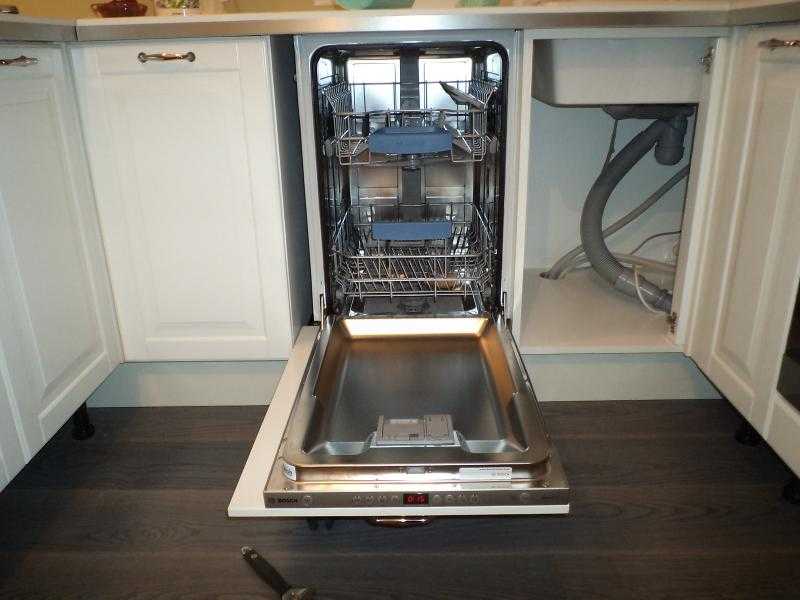 Как встроить посудомоечную машину в готовую кухню: полезные советы