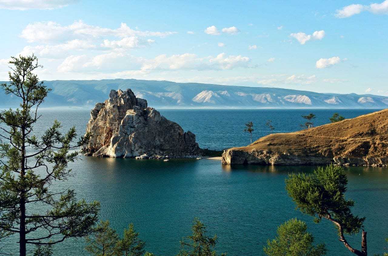 Самое большое озеро в мире: фото и описание 10 самых крупных по площади водоемов