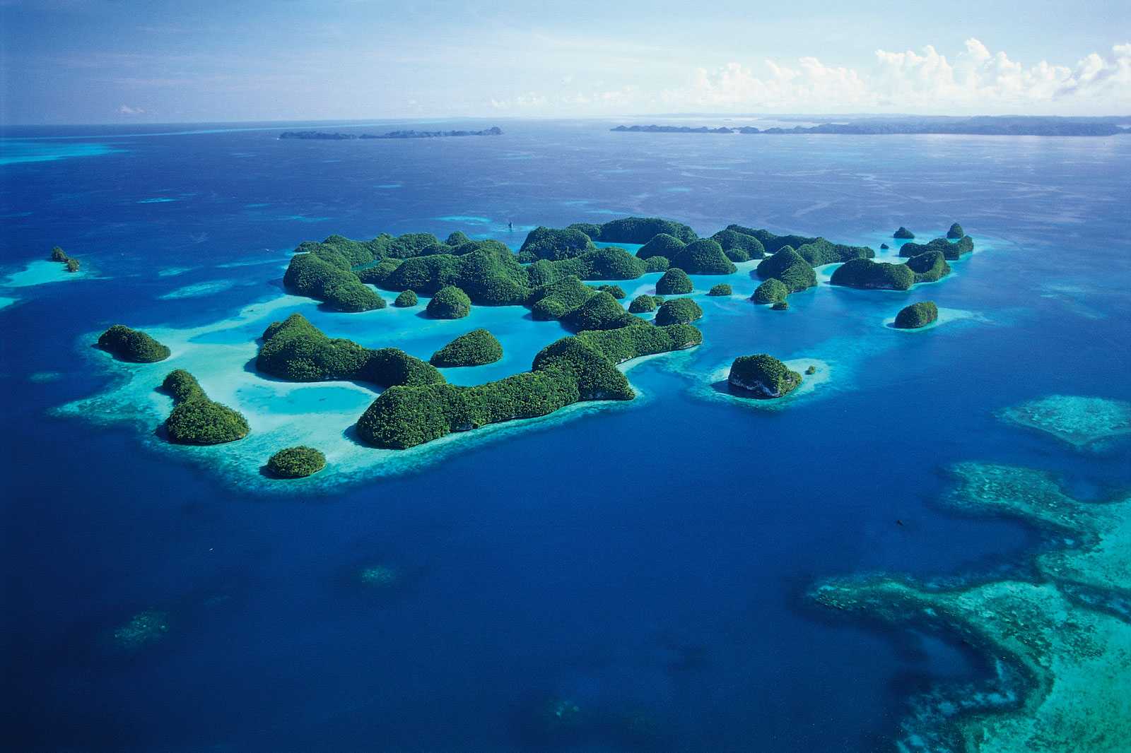 Четырех тысячах островов. Атолл—столица Тувалу. Архипелаг Тувалу. Архипелаг Фиджи. Ниулакита остров.