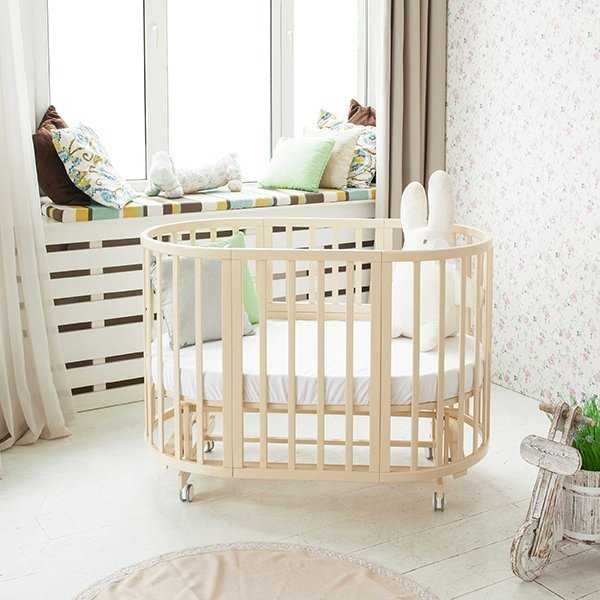 Подготовка кроватки для новорожденного: где поставить и как застелить?