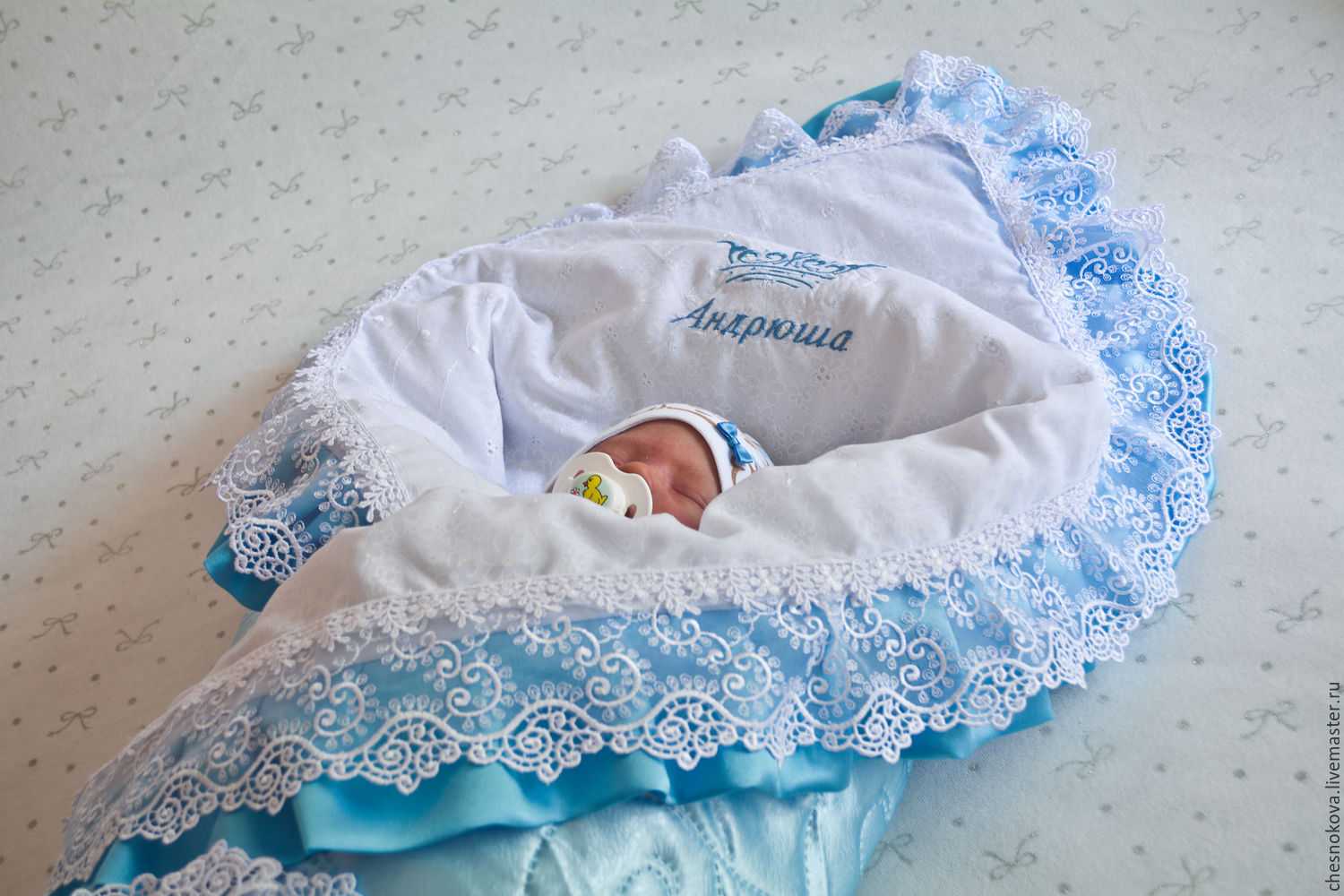 Как выбрать одеяло для новорожденного малыша: разновидности для коляски и кроватки