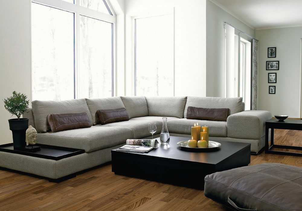 Любой диван может выглядеть дорого и в то же время изящно, если правильно подобрать материал Стоит обратить свое внимание на ткани, которые имеют весомые преимущества по сравнению с остальными