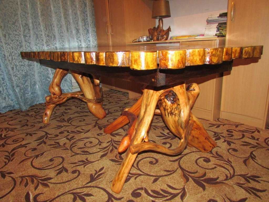 Поэтапное изготовление стола из эпоксидной смолы, возможности декора