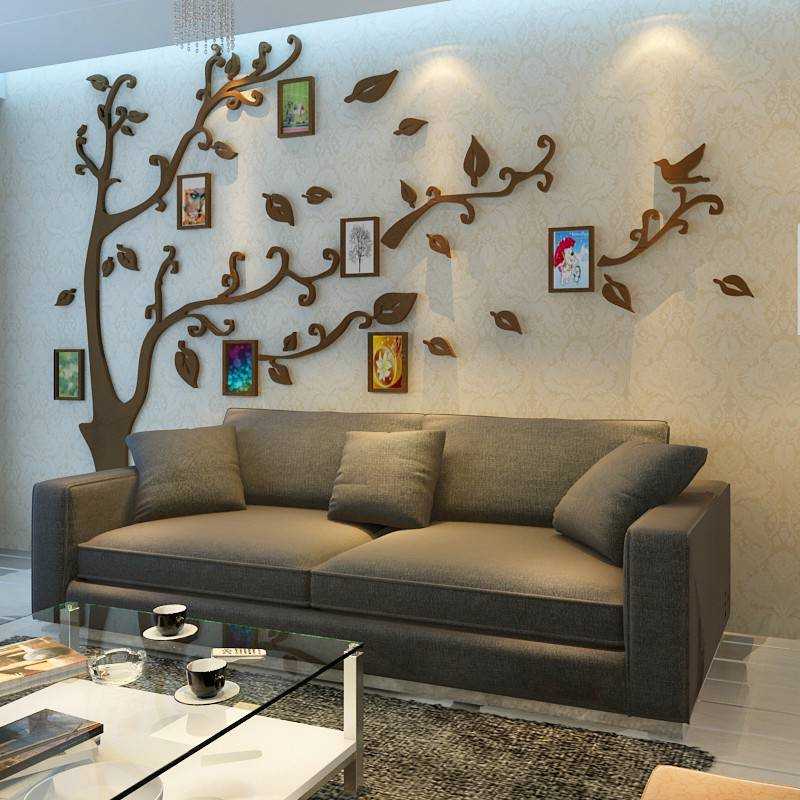 Оформление стены над диваном в дизайне гостиной комнаты
