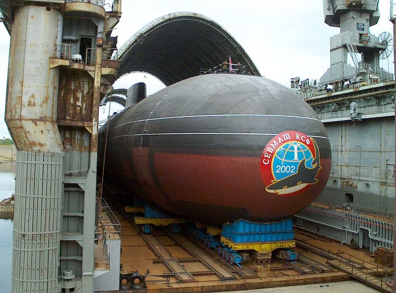 Самая большая в мире атомная подводная лодка «тайфун» («акула») | техкульт