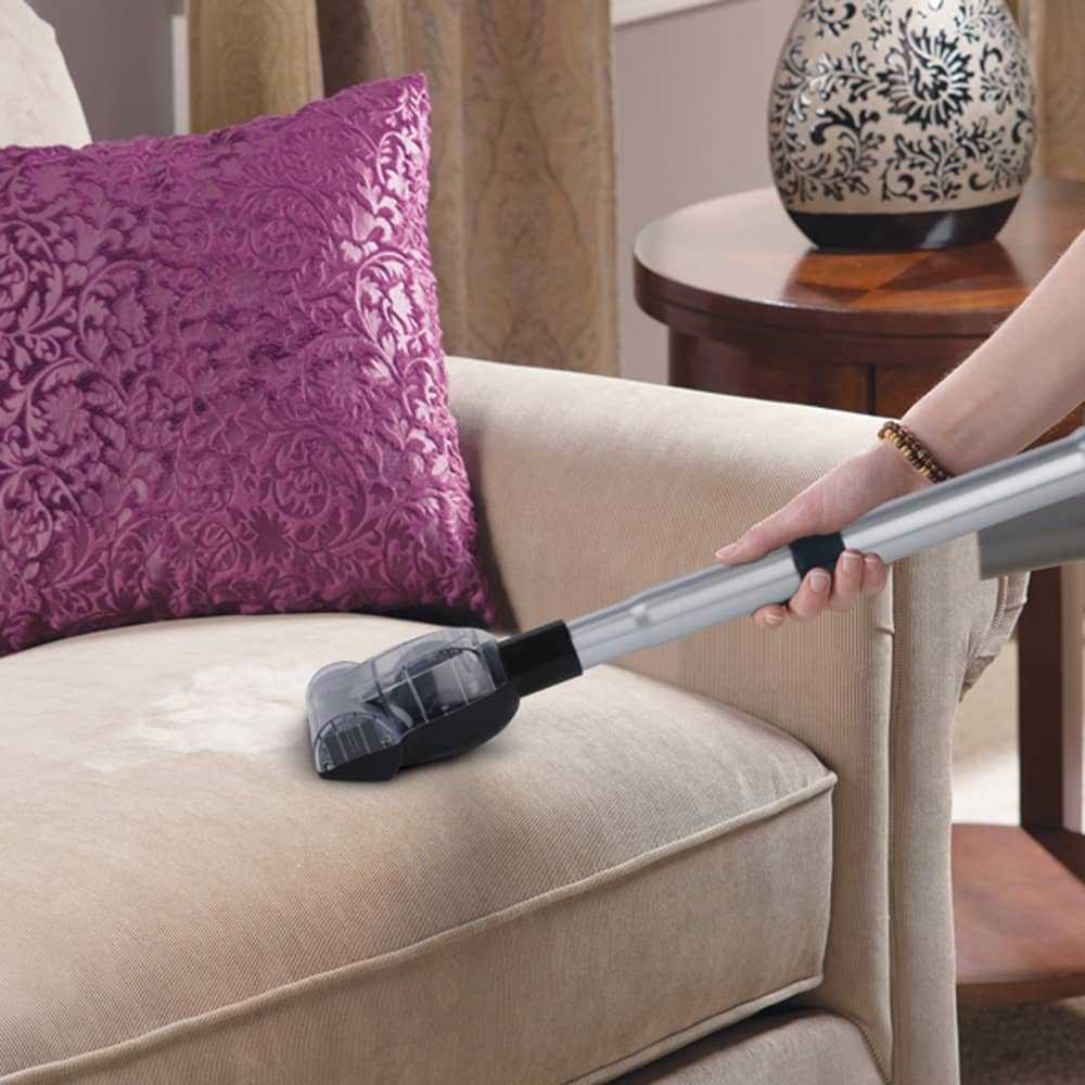 Лучшие способы, чтобы почистить диван из ткани в домашних условиях от грязи