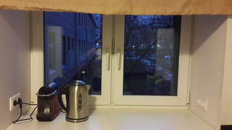 Розетка в откосе окна - инструкция по установке с фото