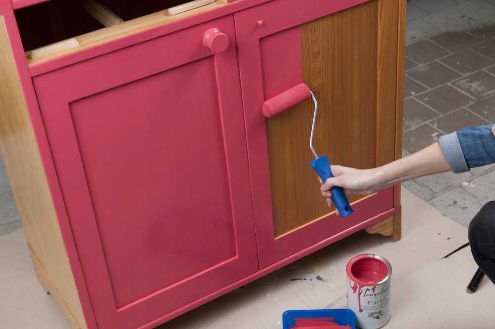 Какой краской красить детскую мебель?