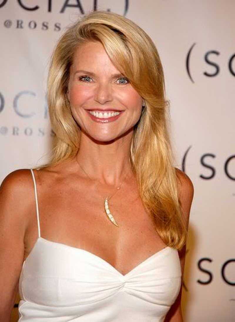 50 and older celebrity ladies that can still seduce (36 photos)