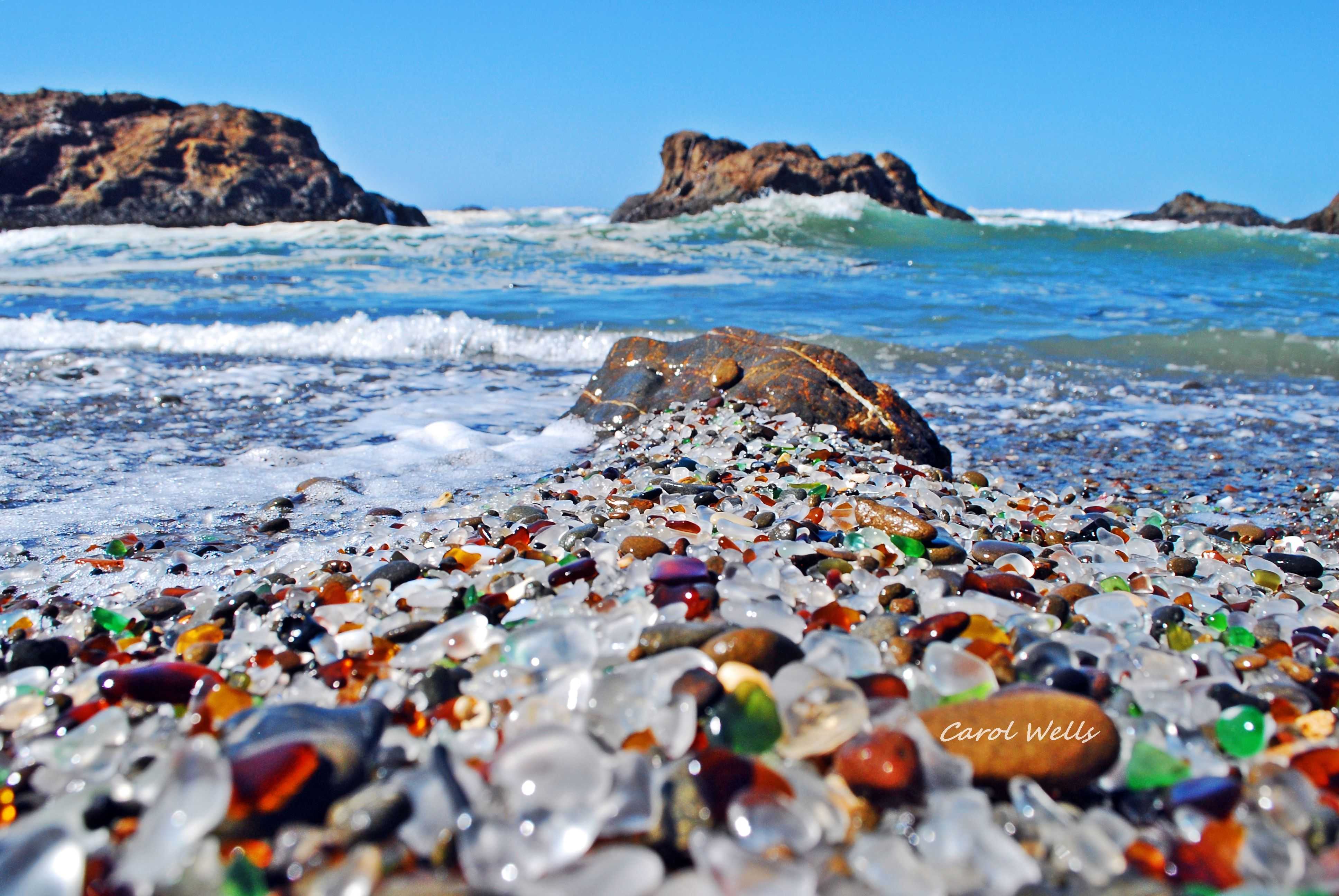 Стеклянный пляж Гласс Бич Калифорния