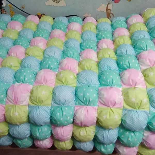 Советы по пошиву детского одеяла бонбон: преимущества и мастер-класс по пошиву своими руками
