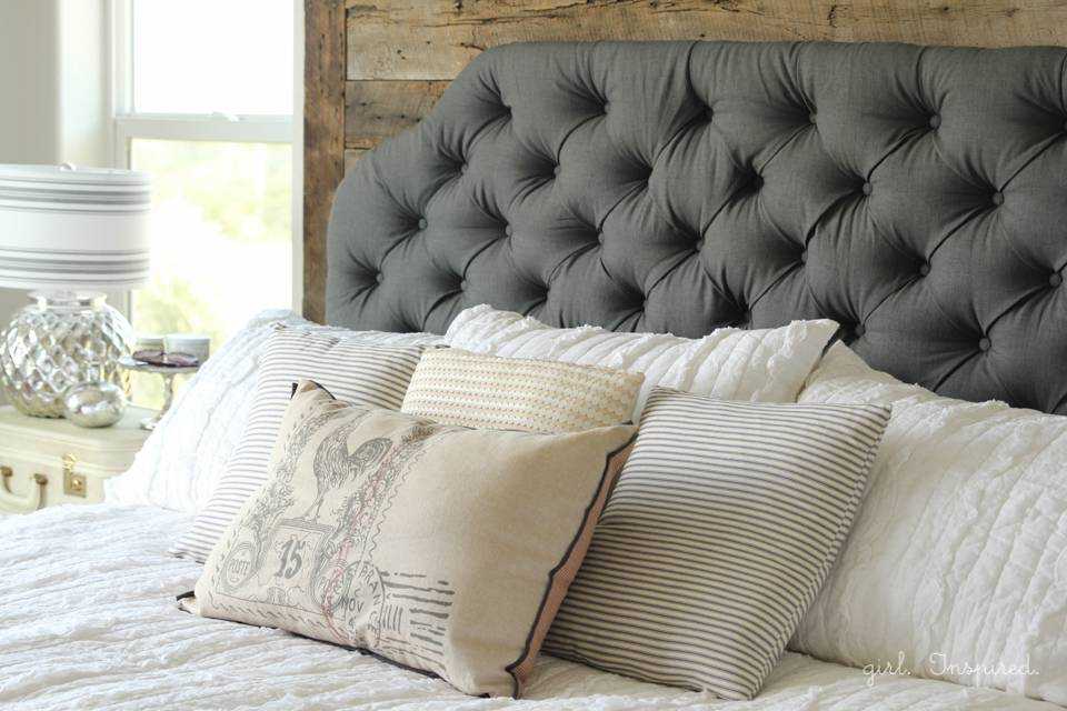 Изголовье кровати в спальне: красивая деревянная спинка, оформление изголовья двуспальной кровати