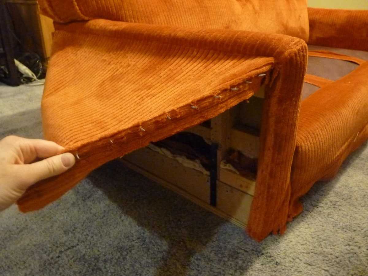 Как обновить старый потёртый диван: инструменты, материалы, пошаговая инструкция