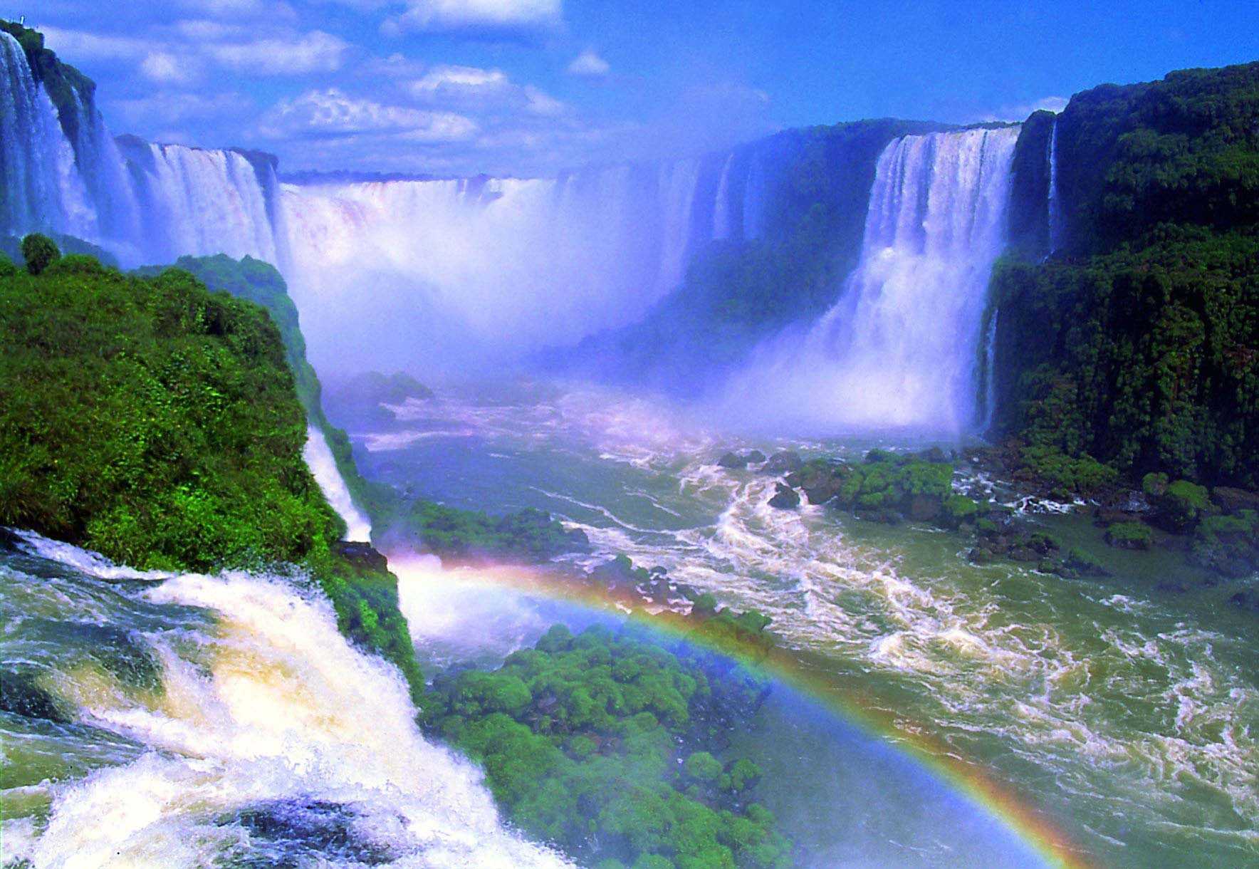 Водопад Игуасу в Бразилии - «океан, низвергающийся в бездну»