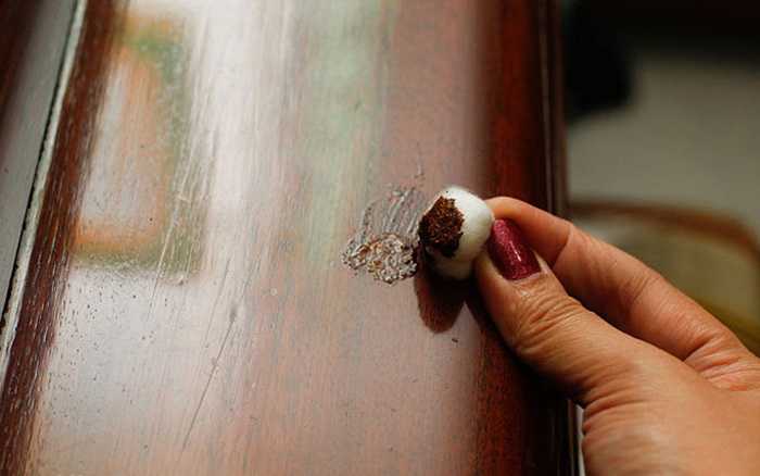 Царапины на мебели - чем убрать: как удалить, закрасить или заделать царапины и сколы