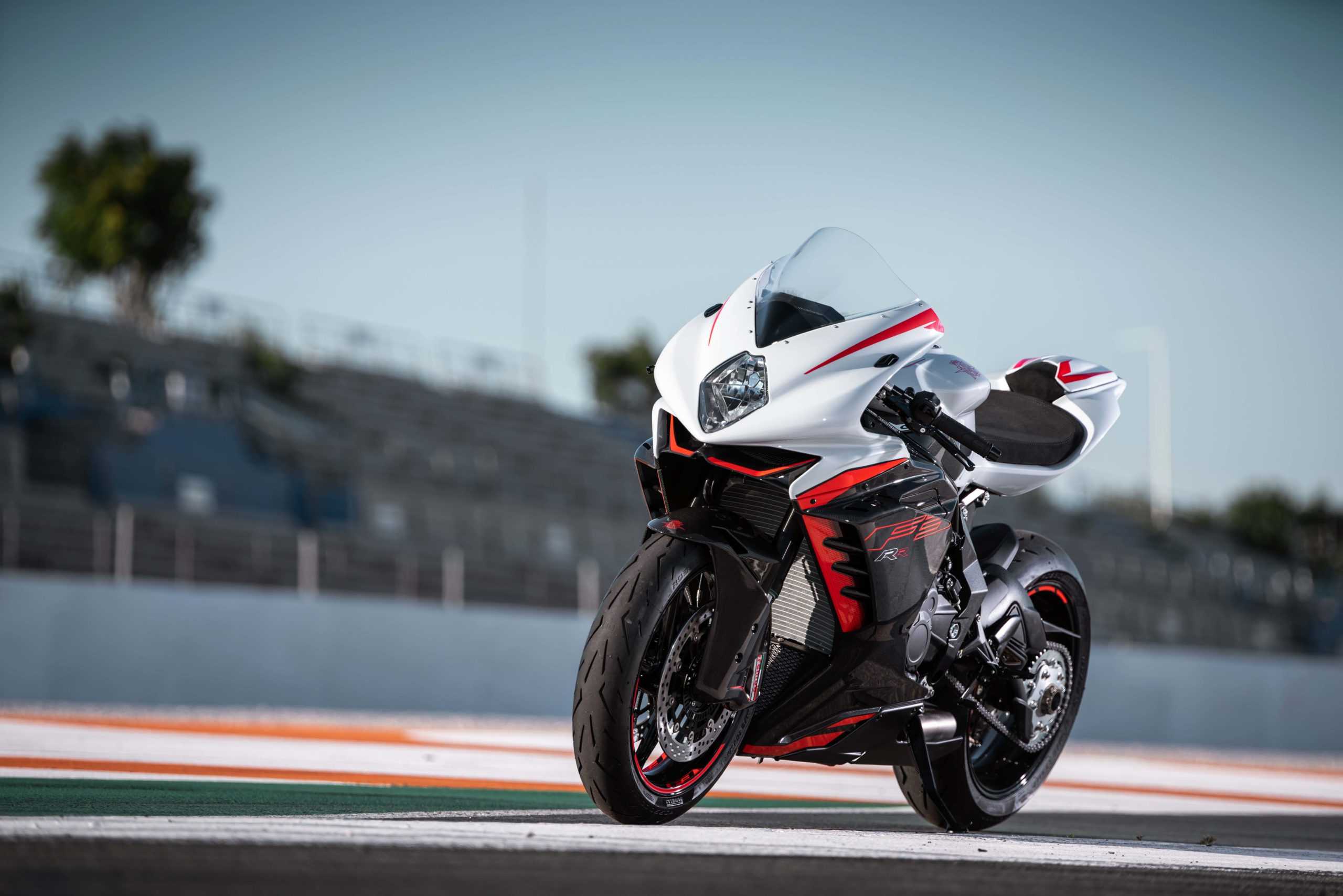 Самый быстрый мотоцикл в мире по скорости: рейтинг за 2021 год, фото, видео